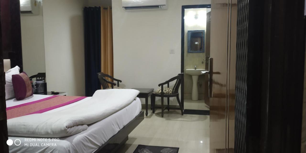 Adb Rooms Udhav Palace Νέο Δελχί Εξωτερικό φωτογραφία