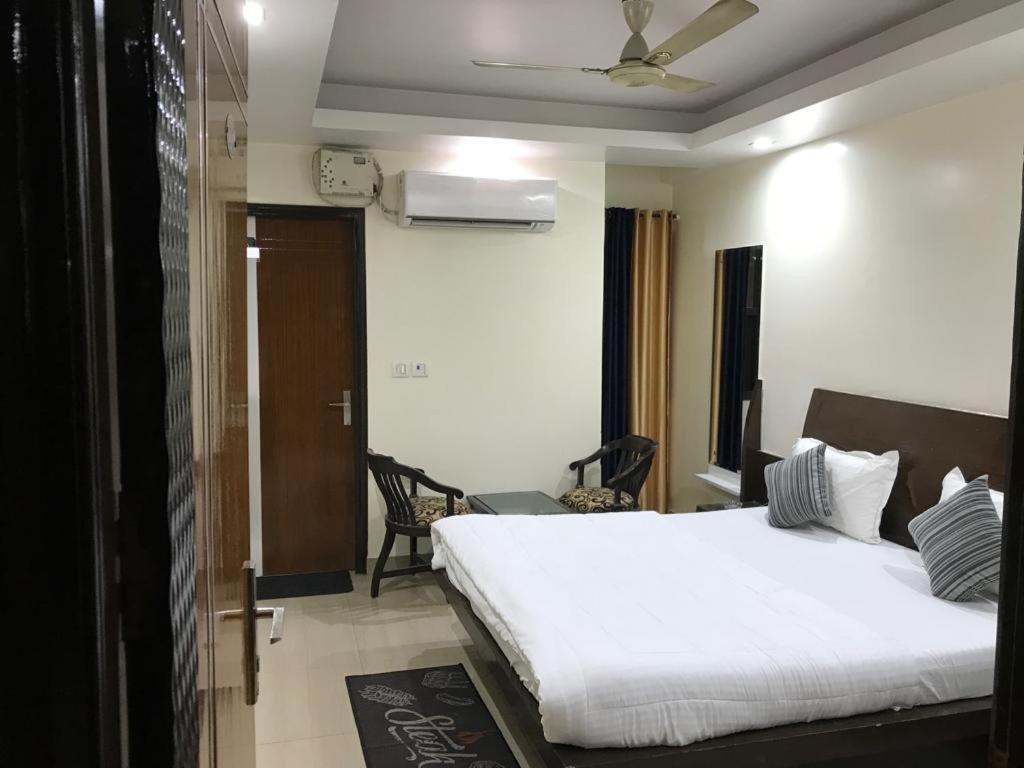 Adb Rooms Udhav Palace Νέο Δελχί Εξωτερικό φωτογραφία