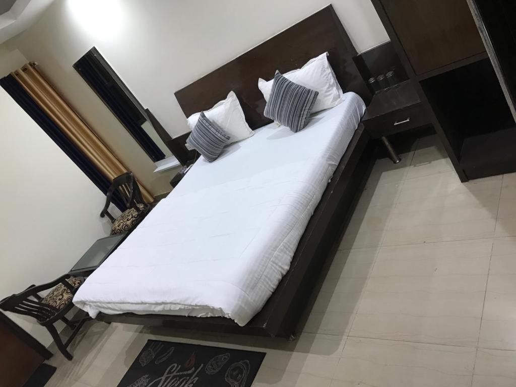 Adb Rooms Udhav Palace Νέο Δελχί Εξωτερικό φωτογραφία